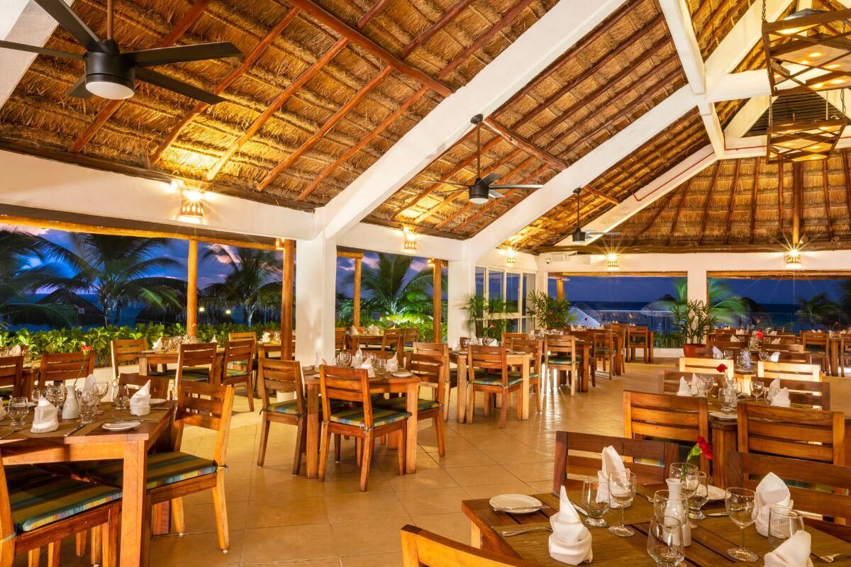 Beachside dining